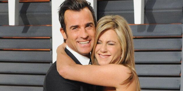 BEVERLY HILLS, CA - FEBRUARY 22: Actor Justin Theroux and actress Jennifer Aniston arrive at the 2015 Vanity Fair Oscar Party Hosted By Graydon Carter at Wallis Annenberg Center for the Performing Arts on February 22, 2015 in Beverly Hills, California. (Photo by Jon Kopaloff/FilmMagic)