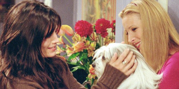 385848 12: Actors (l-r): Courteney Cox Arquette as Monica Geller and Lisa Kudrow as Phoebe Buffay star in NBC's comedy series 'Friends' Episode: 'The One Where Chandler Doesn''t Like Dogs.' (Photo by Warner Bros. Television)