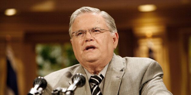 Cornerstone Church Pastor John Hagee gives a statement at a news conference in San Antonio, Friday, May 23, 2008, clarifying his beliefs and statements which recently caused controversy and led presumed Republican Presidential candidate John McCain to denounce Hagee. ( AP Photo / J. Michael Short )