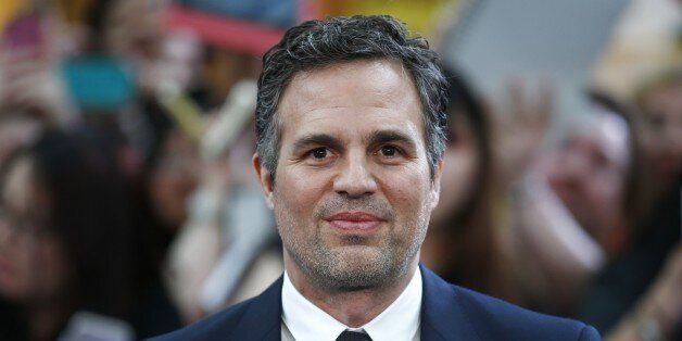 US actor Mark Ruffalo poses on the red carpet for the European premiere of the film 'Avengers: Age of Ultron' in London on April 21, 2015. AFP PHOTO / JUSTIN TALLIS (Photo credit should read JUSTIN TALLIS/AFP/Getty Images)