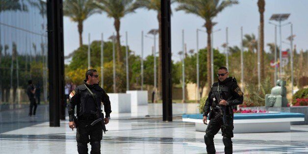 Egyptian police stand guard as ministers and attendees arrive for the Arab foreign ministers conference in the Egyptian Red Sea resort of Sharm El-Sheikh on March 26, 2015, ahead of an annual Arab League summit. AFP PHOTO / MOHAMED EL-SHAHED (Photo credit should read MOHAMED EL-SHAHED/AFP/Getty Images)