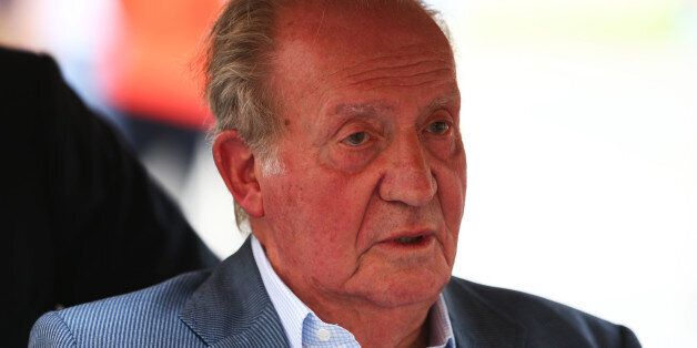 BAHRAIN, BAHRAIN - APRIL 17: King Juan Carlos of Spain visits the paddock during practice for the Bahrain Formula One Grand Prix at Bahrain International Circuit on April 17, 2015 in Bahrain, Bahrain. (Photo by Clive Mason/Getty Images)