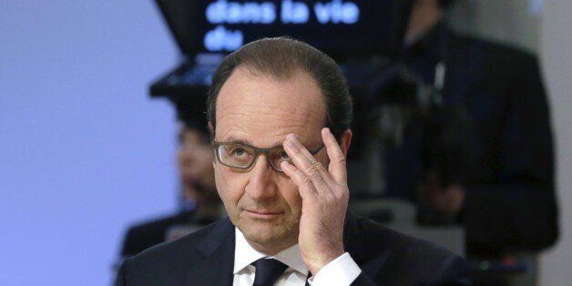 French President Francois Hollande attends 'Le Supplement' live show on French private television channel Canal Plus on April 19, 2015 in Paris. AFP PHOTO / POOL / PHILIPPE WOJAZER (Photo credit should read PHILIPPE WOJAZER/AFP/Getty Images)