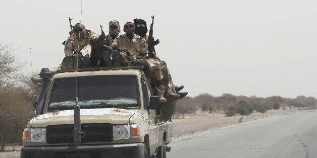 Στρατιώτες του Τσαντ ενώ μετακινούνται προς τα σύνορα με τη Νιγηρία