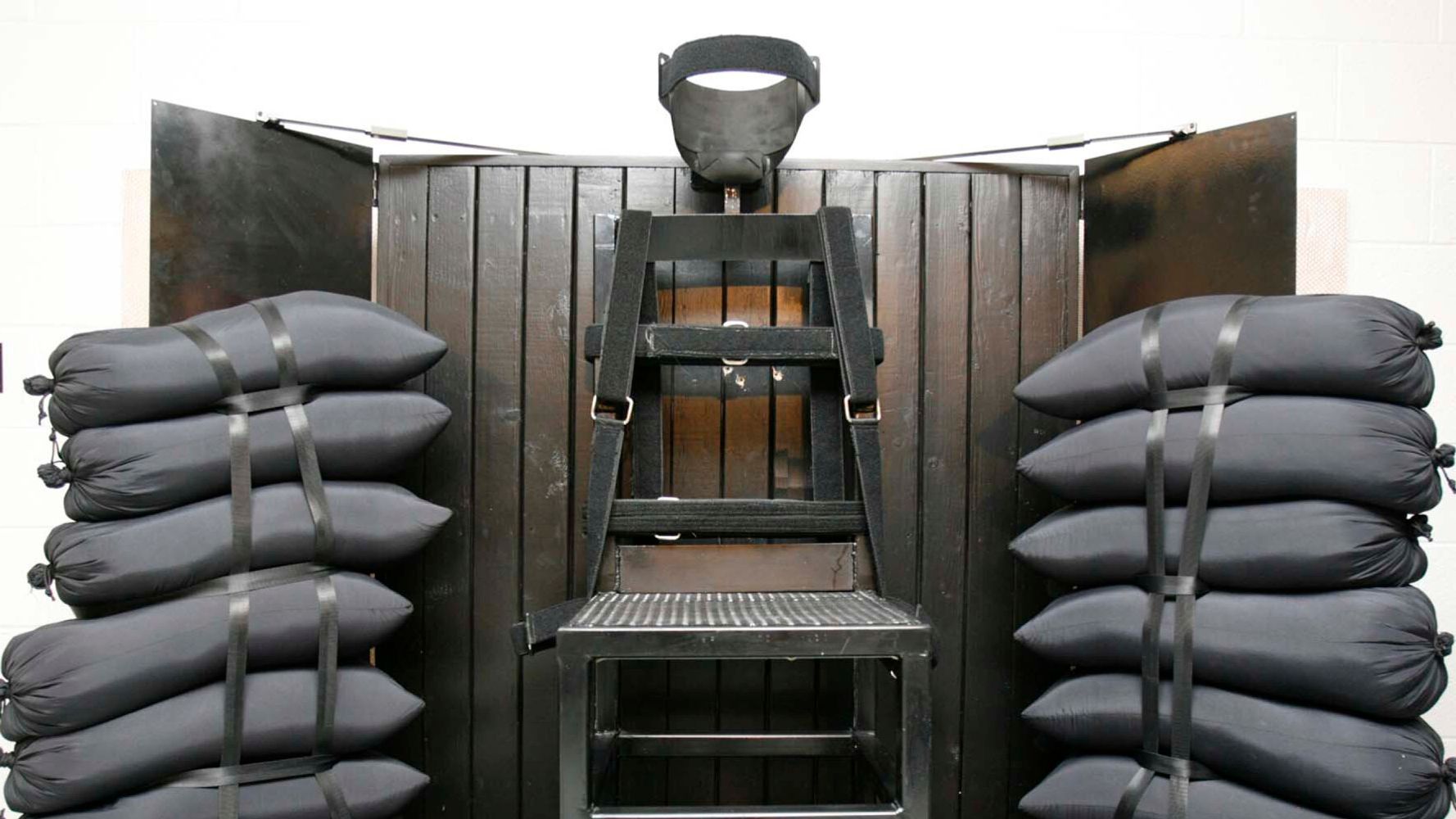 Στην Αμερική επαναφέρουν τη θανατική ποινή μέσω εκτελεστικού αποσπάσματος | HuffPost Greece ΔΙΕΘΝΕΣ