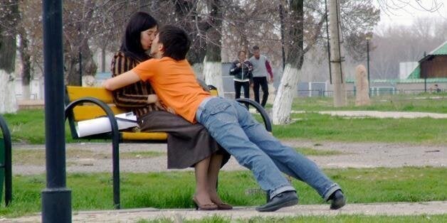11 ζευγάρια για τα οποία το φιλί δεν είναι εύκολη