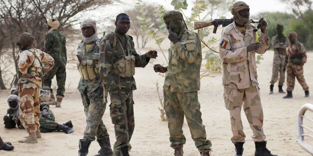 Στρατιώτες από το Τσαντ κατευθύνονται στα σύνορα με τη Νιγηρία για να πολεμήσουν με δυνάμεις της Μπόκο Χάραμ