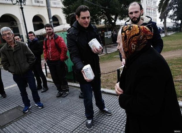Θεσσαλονίκη: 1.000 κιλά ζάχαρης μοίρασαν εργαζόμενοι της Ελληνικής Βιομηχανίας Ζάχαρης και