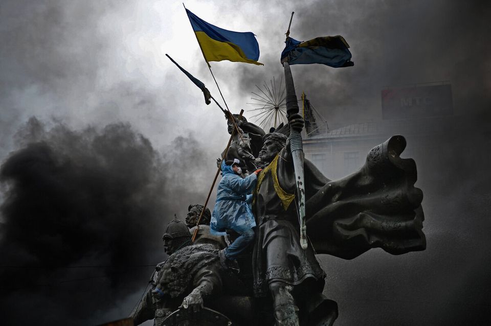 <strong>Ιανουάριος </strong> - Μαζικές διαμαρτυρίες στο Κίεβο
