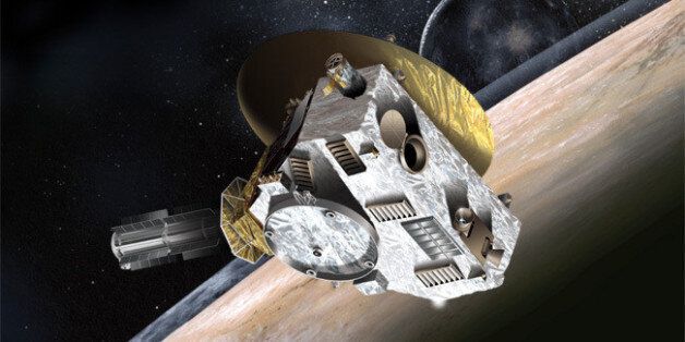 Καλλιτεχνική απεικόνιση του New Horizons κατά την προσέγγισή του στον Πλούτωνα και τον Χάροντα