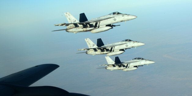 Αεροσκάφη F-18E Super Hornet του αμερικανικού πολεμικού ναυτικού πάνω από το βόρειο Ιράκ (φωτογραφία αρχείου)