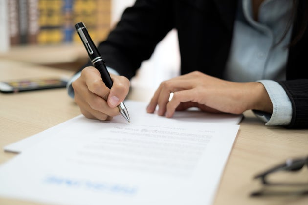 Scartata ad un colloquio di lavoro per il colore della pelle: "Infastidisce gli ospiti"