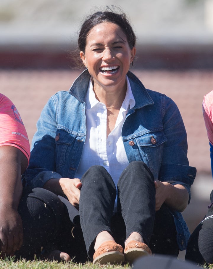 Harry and Meghan also learned about the Commonwealth Litter Programme, which spreads awareness about plastic waste in the ocean.