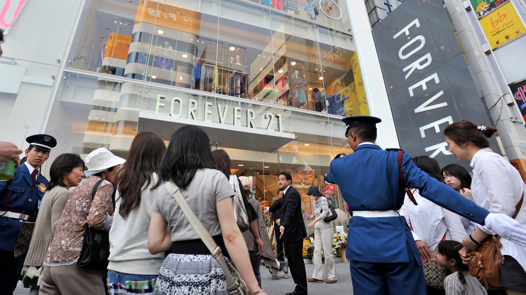 フォーエバー21が日本撤退 10月末の閉店まで最終セール実施へ ハフポスト フォーエバー21が日本撤退 10月末の閉店まで最終セール実施へ ハフポスト