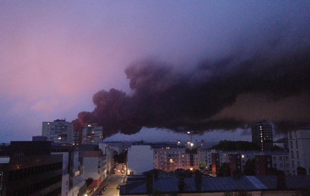 L Incendie A Rouen Dans L Entreprise Lubrizol Classee Seveso Est Desormais Maitrise Le Huffpost L Incendie A Rouen Dans L Entreprise Lubrizol Classee Seveso Est Desormais Maitrise Le Huffpost