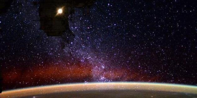 Lincroyable Vue De La Voie Lactée Avec Laquelle Les