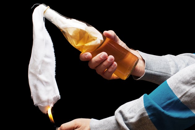 Σύλληψη άντρα που πέταξε μολότοφ σε