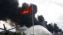 Ce que l’on sait de la toxicité des fumées de Lubrizol à Rouen, alors que certains crient au