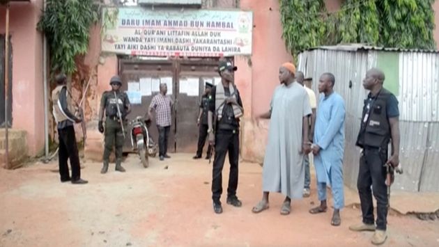 Νιγηρία: Εκατοντάδες αλυσοδεμένοι αιχμάλωτοι εντοπίστηκαν σε «σπίτι
