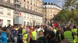 Des gilets jaunes squattent la Techno parade dédiée à Steve et agacent les