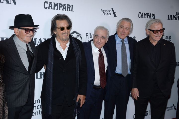 Από αριστερά: Τζο Πέσι, Αλ Πατσίνο, Μάρτιν Σκορσέζε, Ρόμπερτ ΝτεΝιρο και Χάρβεϊ Κέιτελ στην πρεμιέρα της ταινίας «Ο Ιρλανδός» στην Νέα Υόρκη. 