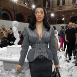 Cardi B a choisi la tenue parfaite pour éviter les photographes à