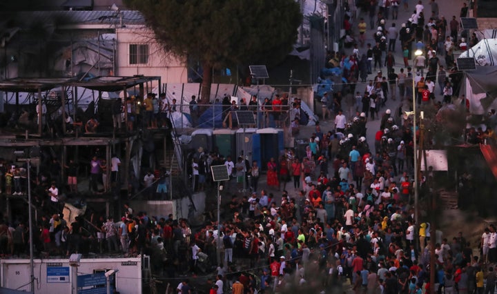 Στον καταυλισμό της Μόριας βρίσκονται περισσότεροι από 12.000 πρόσφυγες.