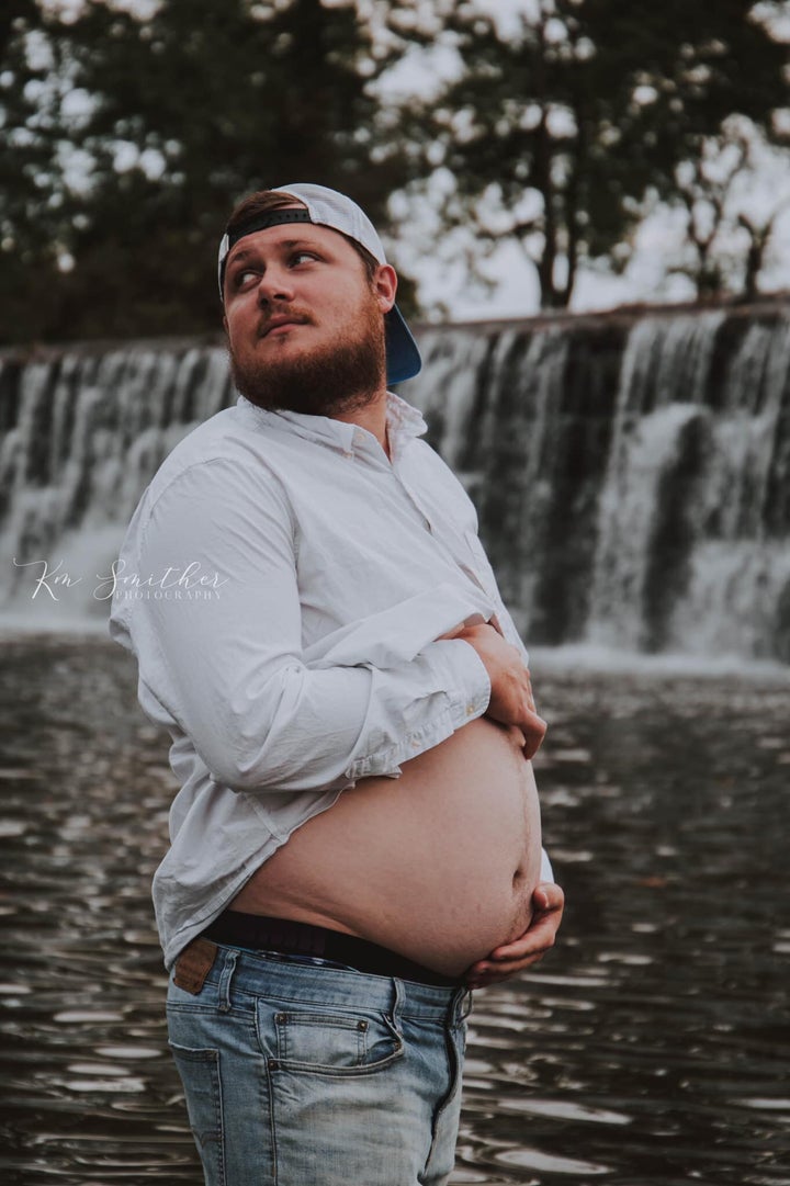 Husband Takes Maternity Photos To Cheer Up Pregnant Wife On Bed Rest 