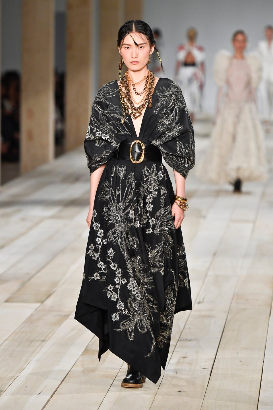 It's Impossible To Pick A Favorite Look From The Alexander McQueen Show ...