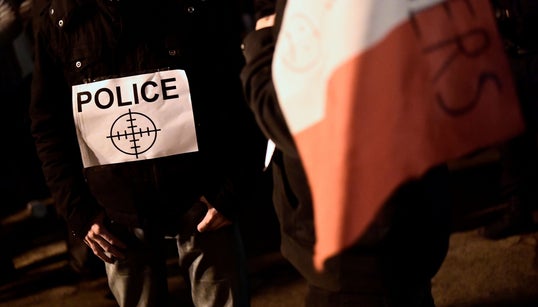 Face au suicide dans la police, comment l’entraide s’organise dans la