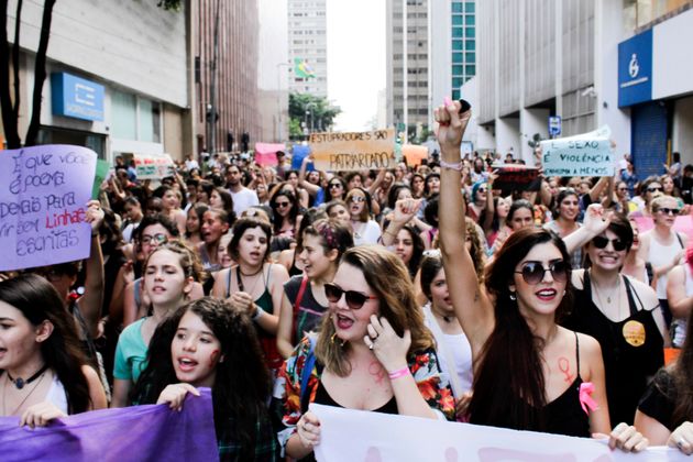 Entre 2012 e 2017, aumentou em 28,7% o número de assassinatos de mulheres na própria residência por arma de fogo. 