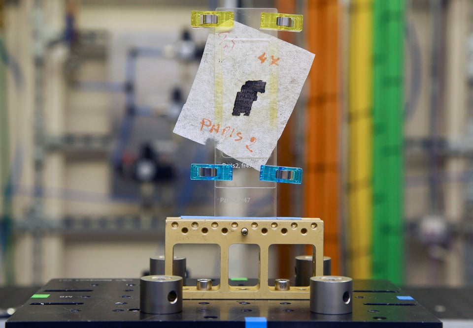 Κομμάτι παπύρου, εξετάζεται...