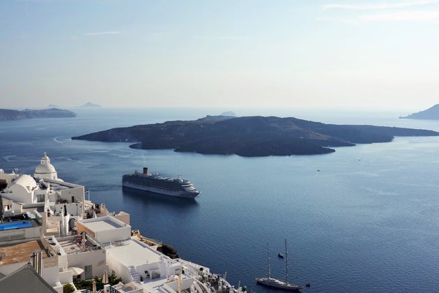 Η ανάρτηση καθηγήτριας στη Σαντορίνη που αποτυπώνει ένα μεγάλο πρόβλημα: «Εξαιτίας της αισχροκέρδειας...