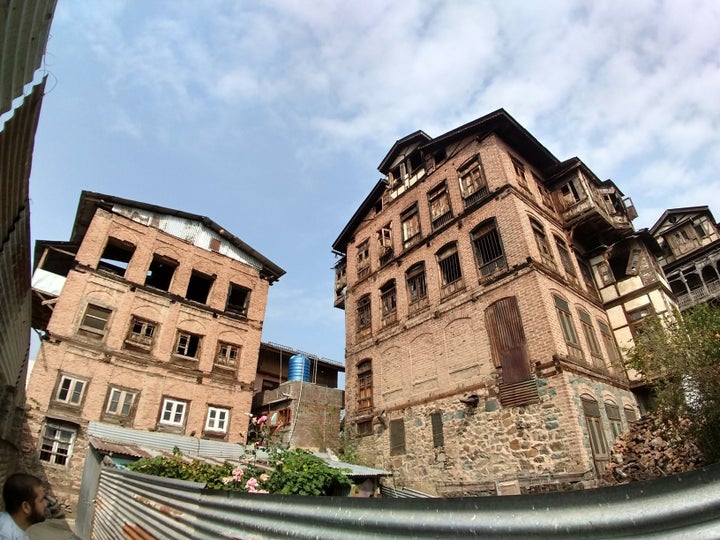 The J&K police are identifying multi-storey houses in downtown Srinagar to house CRPF troopers.