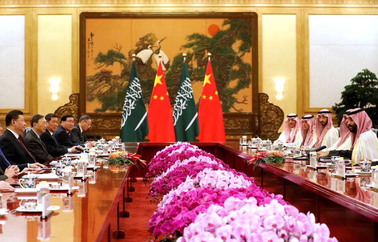 Saudi Crown Prince Mohammed bin Salman (R) meets with Chinese President Xi Jinping (L) at the Great Hall of the People in Beijing, China, on Feb. 22, 2019.