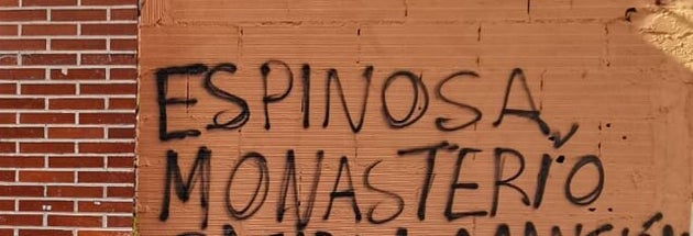 Pintada contra Monasterio y Espinosa de los