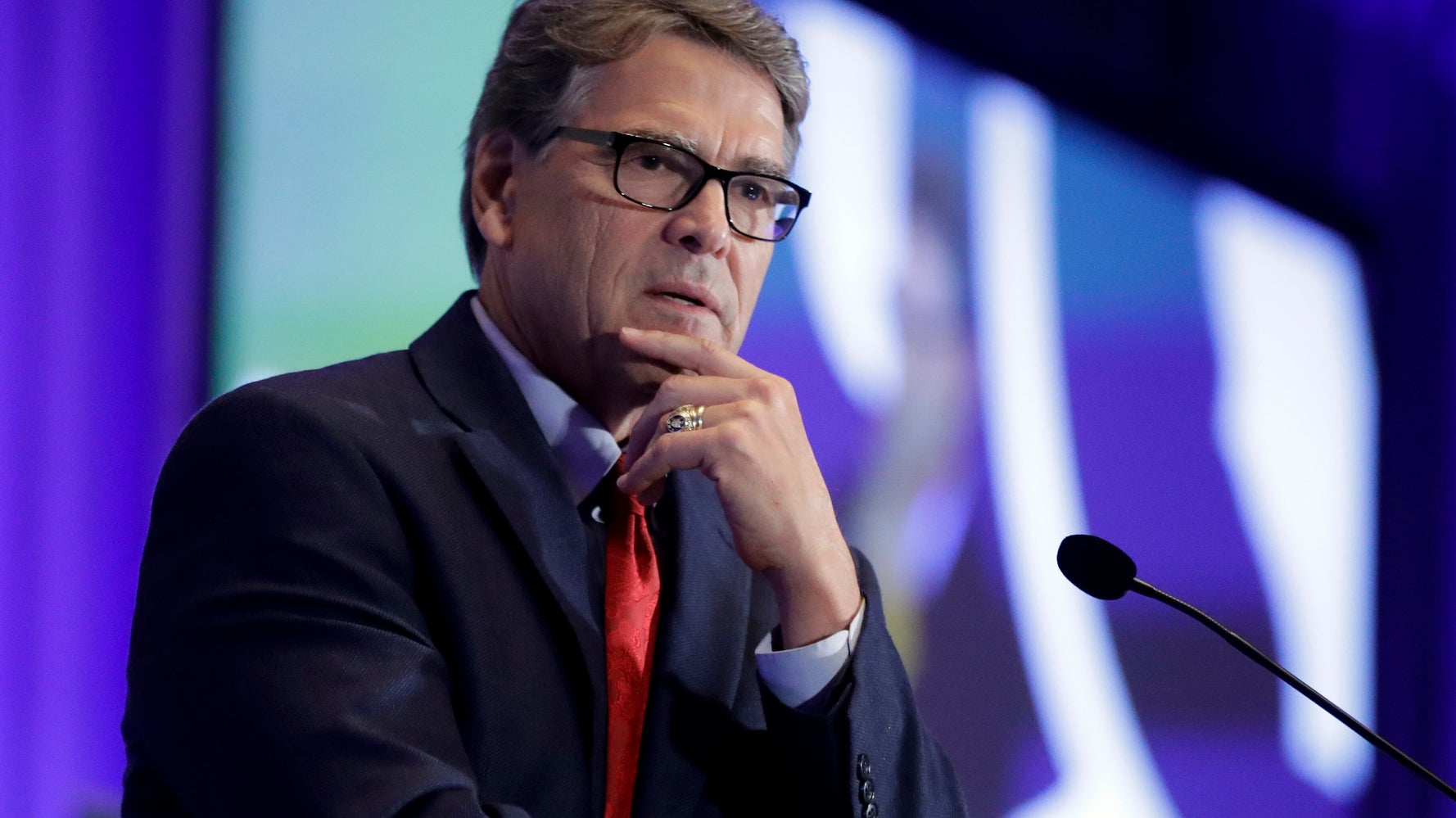 Trump Allies Pushed Ukraine Over Gas 1 5d9a7d072100002a043284e4