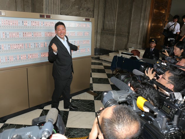 N国 立花孝志党首 議員辞職の意向表明 参院補選の立候補も示唆 必ず戻ってきます ハフポスト