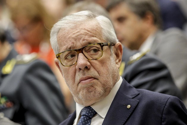 Giovanni Maria Flick: "Il vero responsabile dei furbetti è chi ha dato soldi a pioggia" Giovanni Maria Flick: "Il vero responsabile dei furbetti è chi ha dato soldi a pioggia"