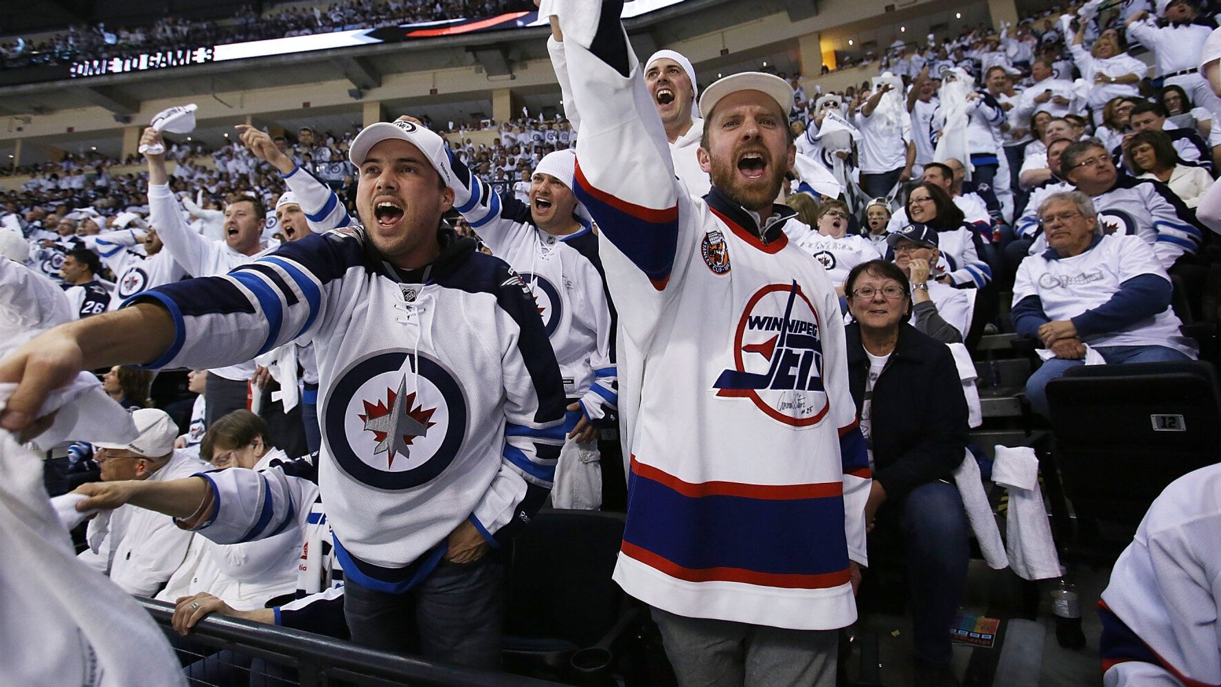 Welcoming crowd, new jerseys put pep in Jets' step – Winnipeg Free Press