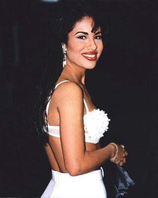 Selena Quintanilla-Pérez's Most Iconic Looks (PHOTOS) | HuffPost News