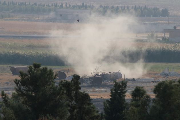 Εικόνα από τους τουρκικούς βομβαρδισμούς στο πλαίσιο της επιχείρησης «Πηγή Ειρήνης» στην Συρία με στόχο τους Κούρδους, στις 9 Οκτωβρίου 2019.