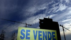 La compra de viviendas se hunde un 21,1% en agosto, la mayor caída desde