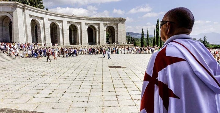 La Abadía Benedictina de la Santa Cruz es responsable de la basílica del Valle
