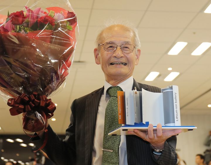 ノーベル化学賞 吉野彰さんが乗り越えた ダーウィンの海 とは リチウムイオン電池が全く売れず苦悩した3年間 ハフポスト これからの経済