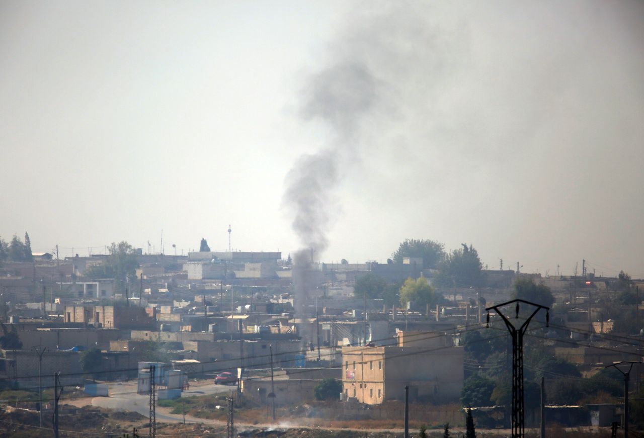 Οι βομβαρδισμοί στη ΒΑ Συρία όπως φαίνονται από την άλλη πλευρά των συνόρων. Ακτσάκαλε, επαρχία Σανλιούρφα, Τουρκία