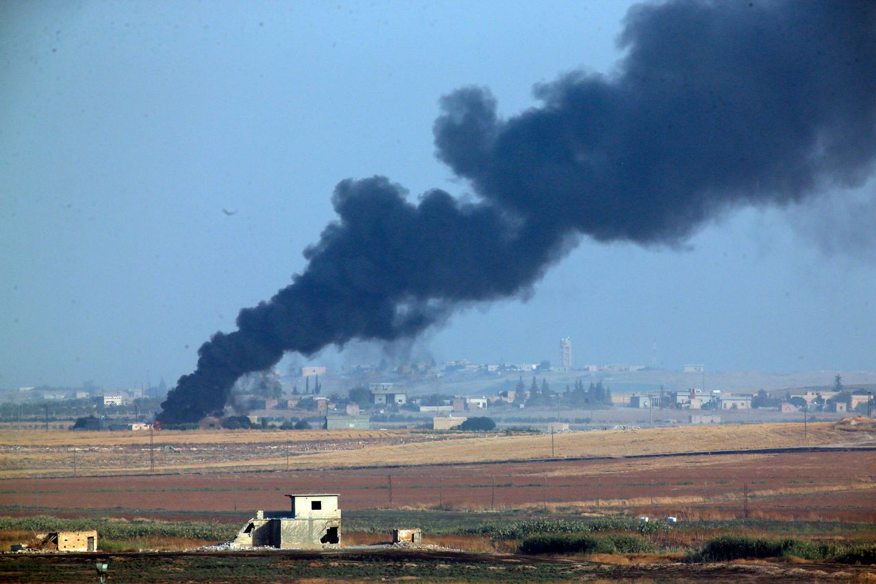 Οι βομβαρδισμοί στη ΒΑ Συρία όπως φαίνονται από την άλλη πλευρά των συνόρων. Ακτσάκαλε, επαρχία Σανλιούρφα, Τουρκία