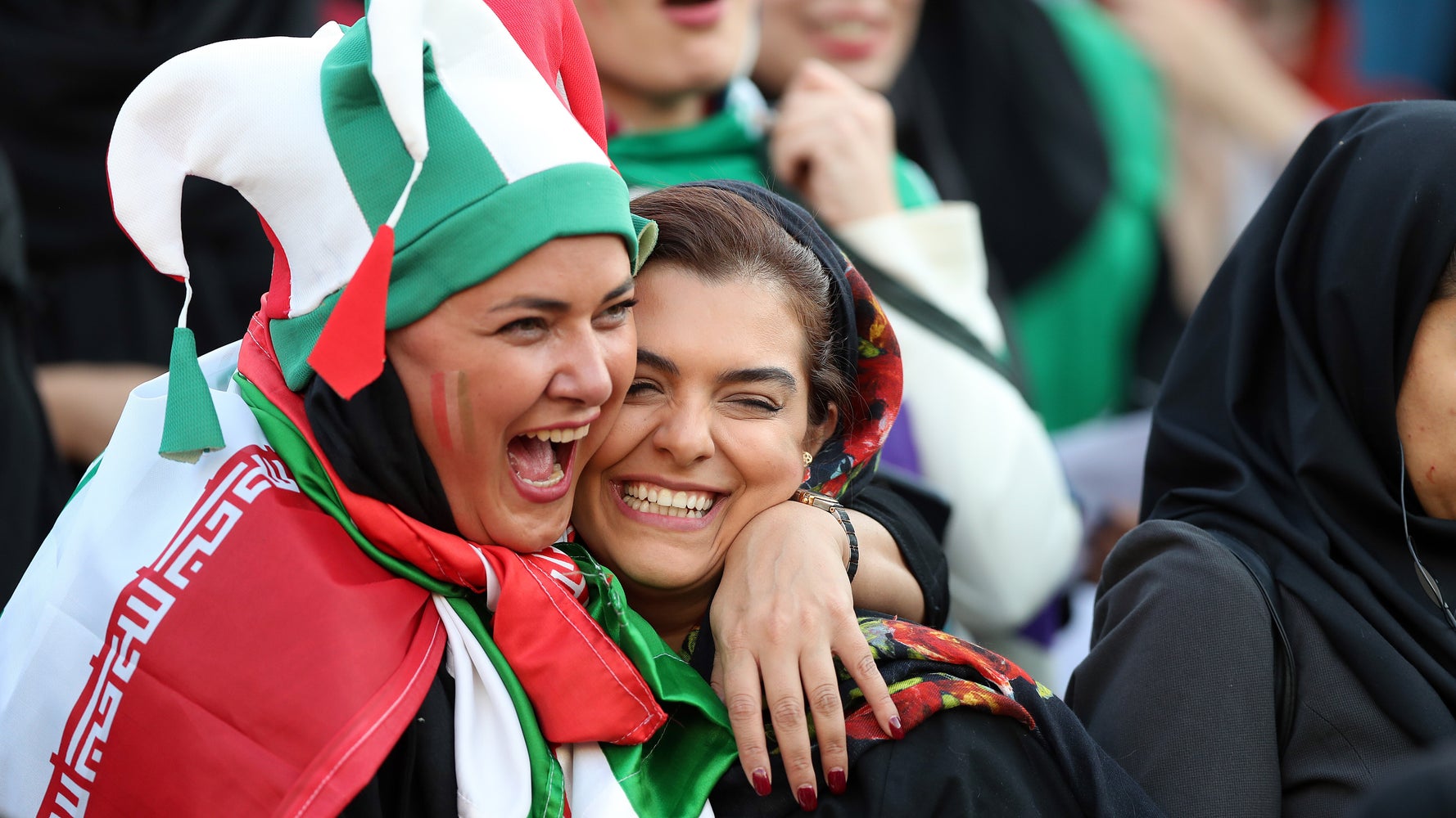 40年振りに イランで女性がサッカー観戦できるように 喜びの時間を画像で紹介 ハフポスト 40年振りに イランで女性がサッカー観戦できるように 喜びの時間を画像で紹介 ハフポスト