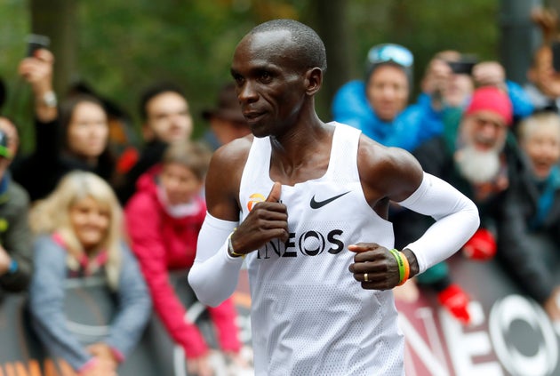 Eliud Kipchoge Primo Al Mondo A Correre La Maratona Sotto Le Due Ore L Huffpost