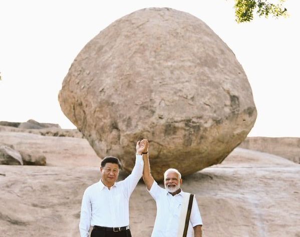 PM Modi and Chinese President Xi Jinping at Krishna's butterball during the Chennai summit. 